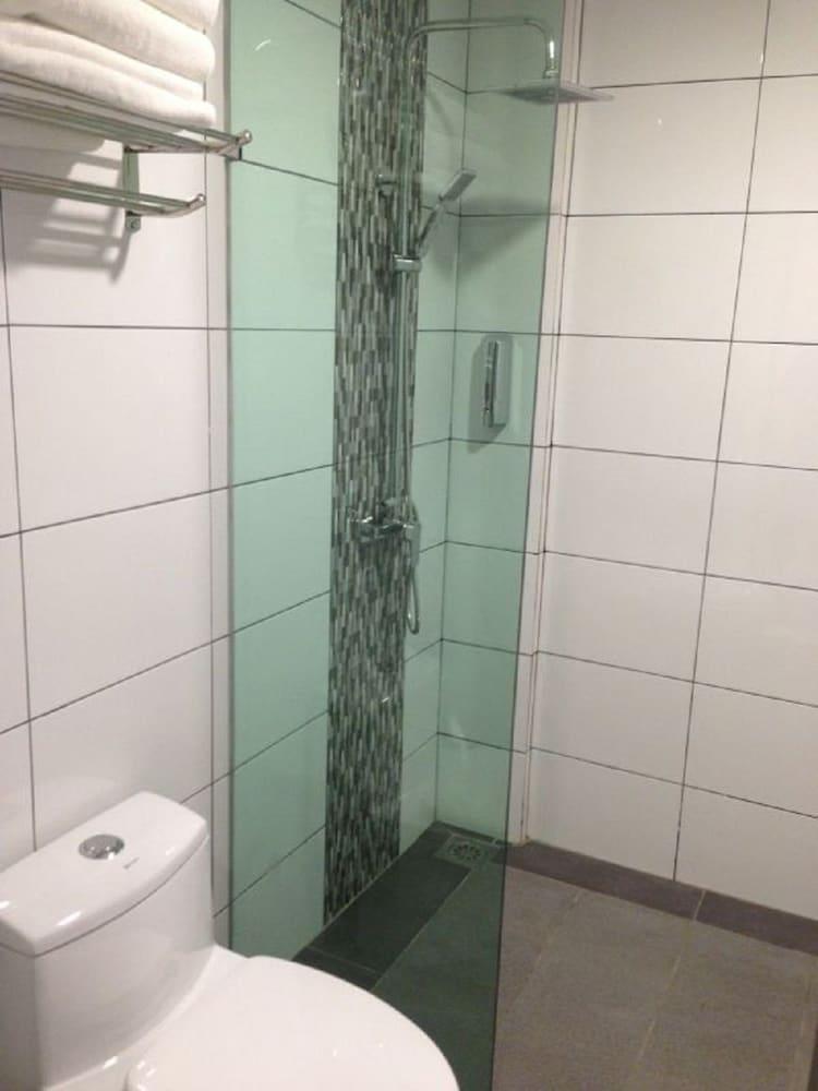 Nagoya Inn Hotel Kuah Ngoại thất bức ảnh