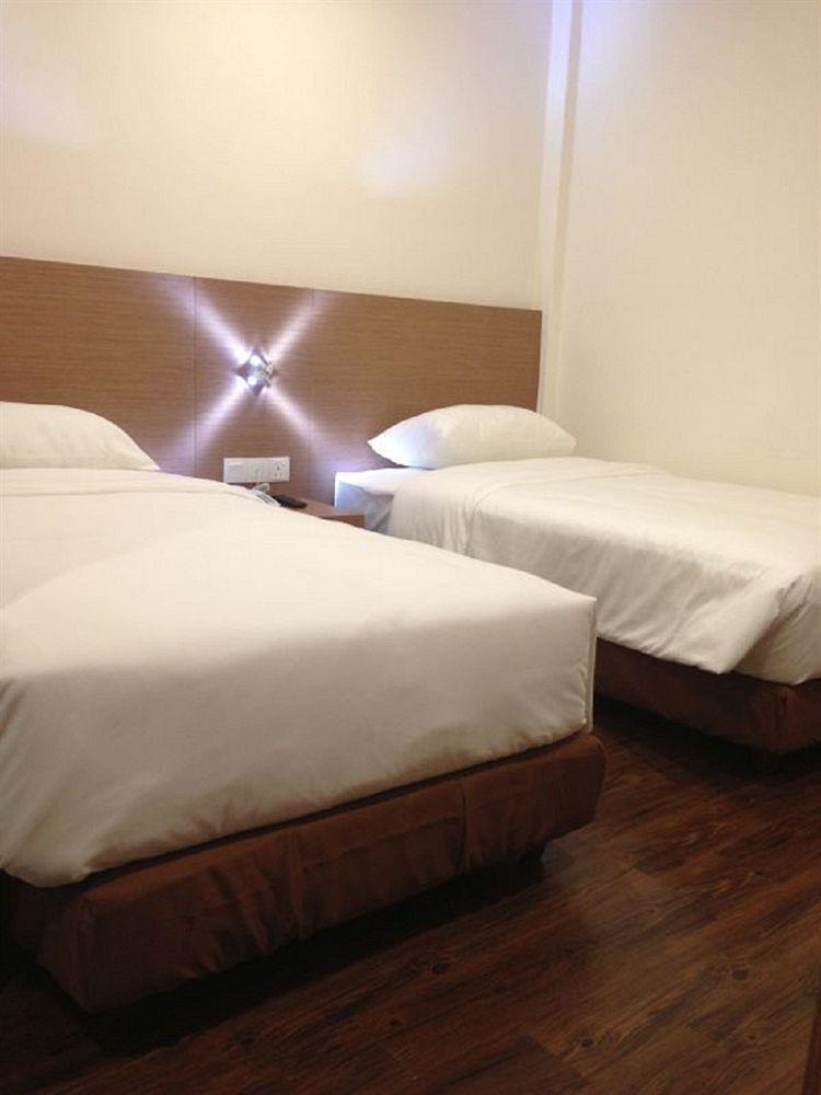 Nagoya Inn Hotel Kuah Ngoại thất bức ảnh