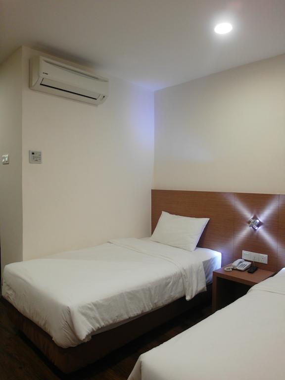 Nagoya Inn Hotel Kuah Phòng bức ảnh