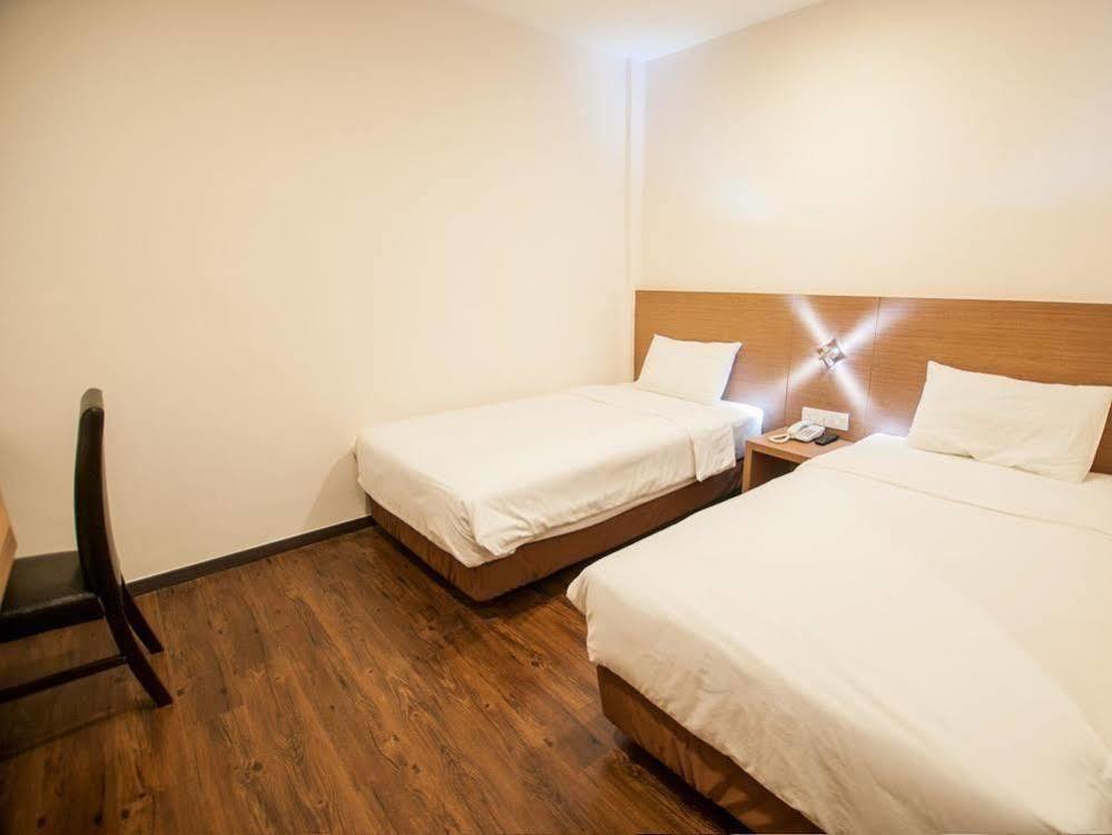 Nagoya Inn Hotel Kuah Ngoại thất bức ảnh