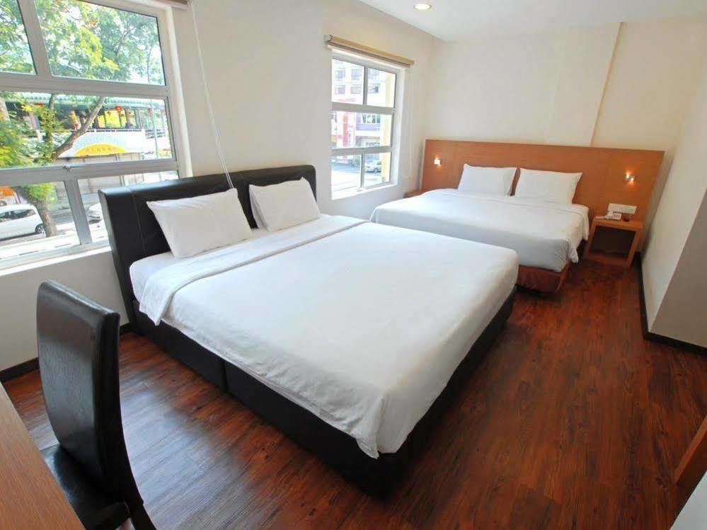 Nagoya Inn Hotel Kuah Ngoại thất bức ảnh